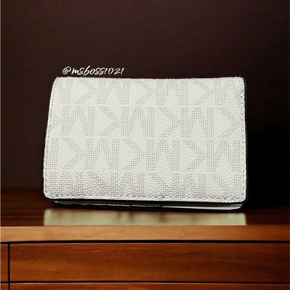 Michael Kors Aria Large Shoulder Bag + Wallet  in White/Allum NEW - Picture 5 of 10